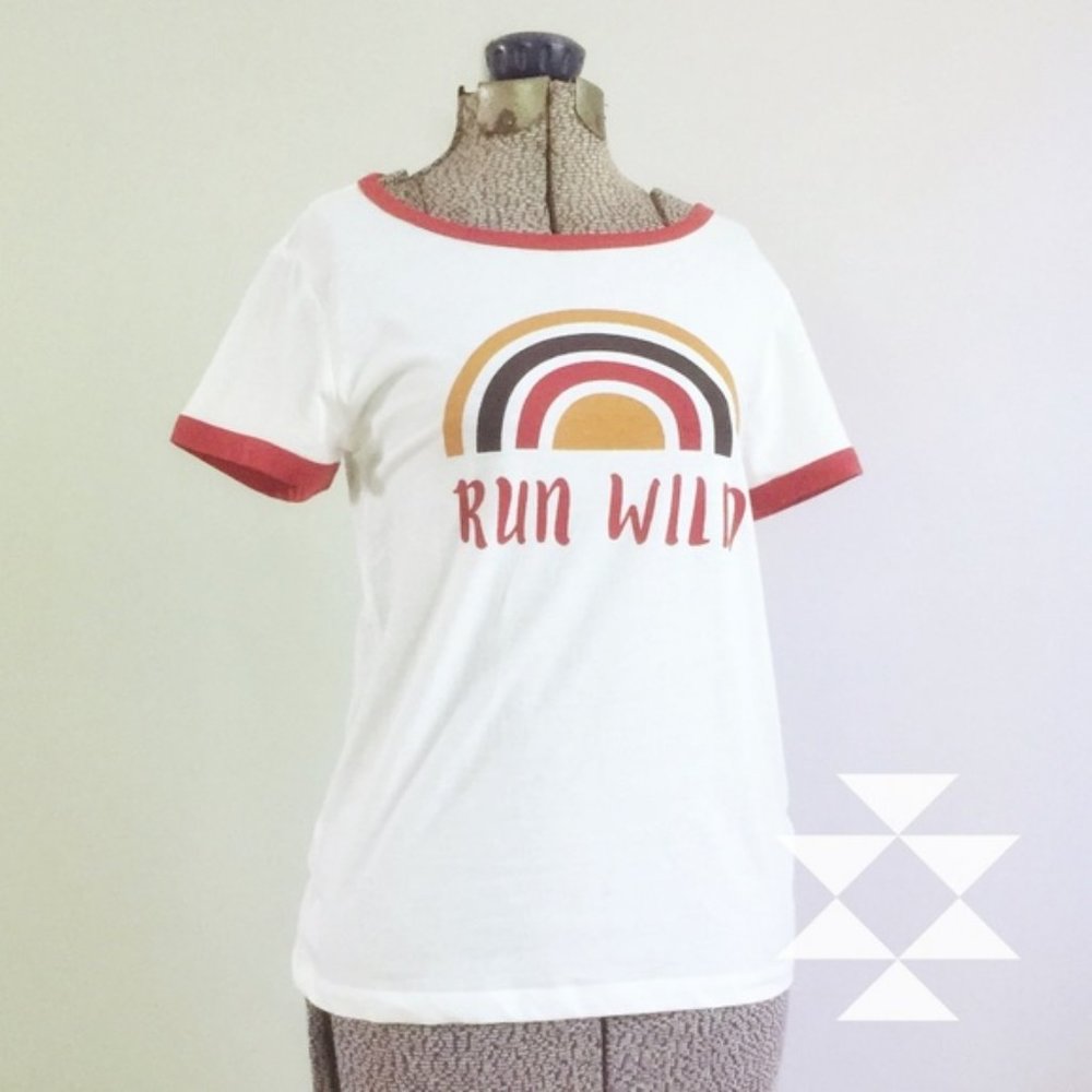 Retro Run Wild Rainbow Red Trimmed T Shirt NEW!!